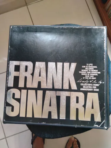 Contato. (21)9.9189.0319. Vendo esse álbum relíquia, preço a combinar.