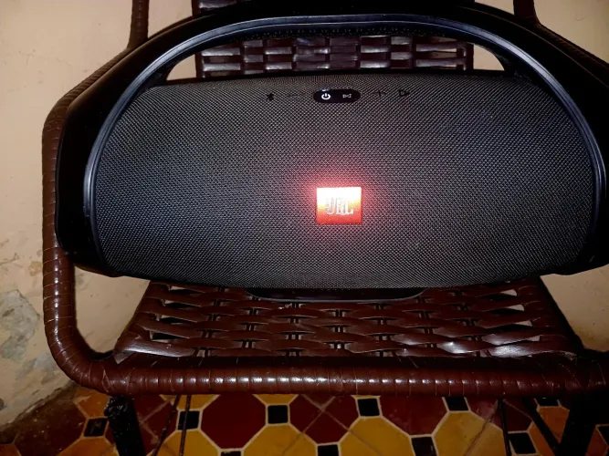 Jbl boombox 