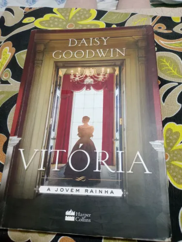 Livro: Vitória A jovem rainha 