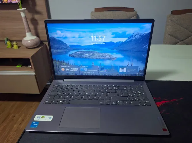 IdeaPad 3i i3-1115G4, 4GB de RAM, 256GB SSD, Intel UHD Graphics, Windows 11, Tela de 15.6'