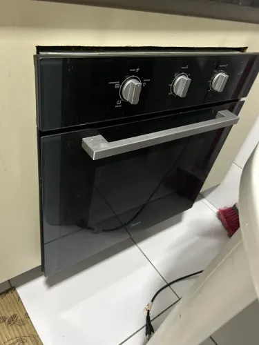 Forno Elétrico de Embutir Midea TSA82 com 3 Funções Pré-Programadas 80L 220v - Preto