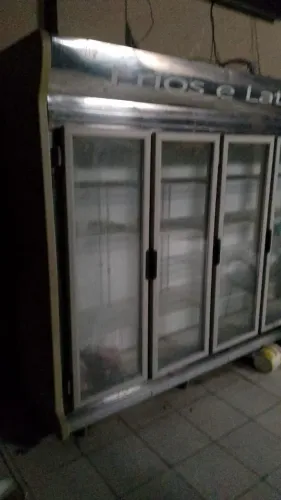 Expositor auto serviço vertical para frios e laticínios