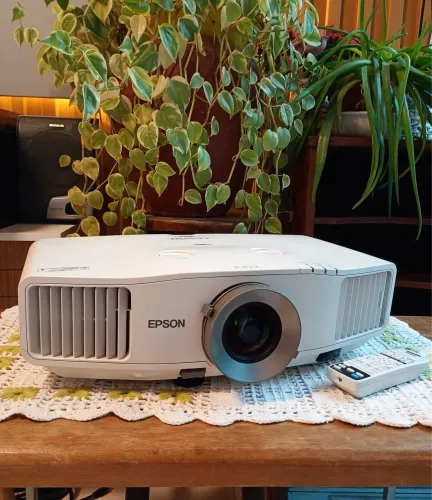 Projetor Epson Powerlite Pro G5900 XGA, 5200 Lumens