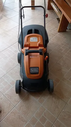 Carinho de cortar grama