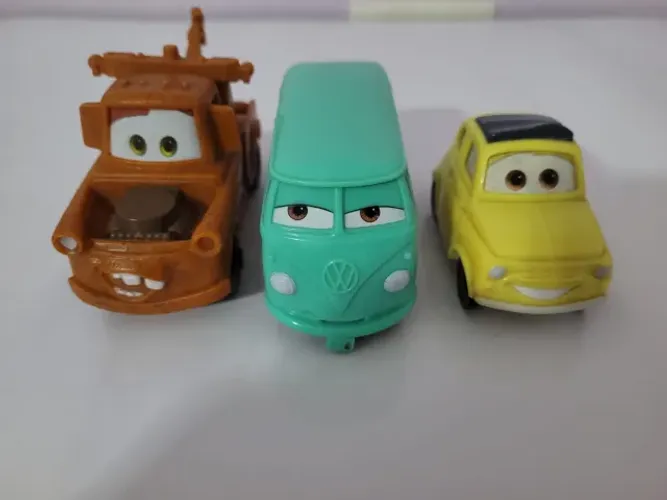 Miniaturas do Desenho Cars _ Tow Mater, Luigi e Filmore