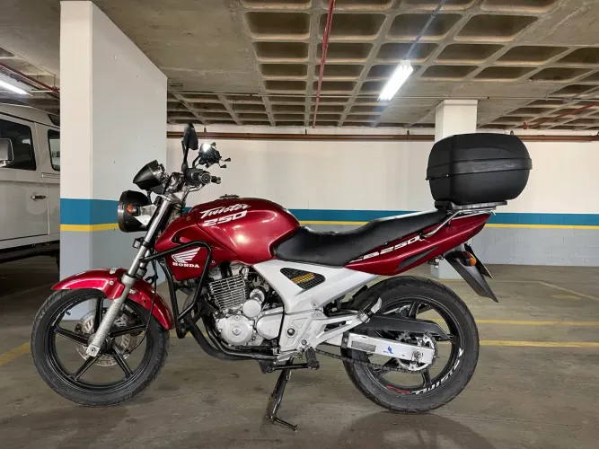 Twister conservada, roda liso. Oportunidade.