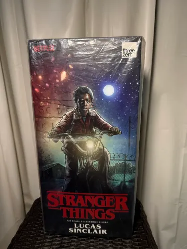 Lucas Sinclair Stranger Things Threezero Action Figure