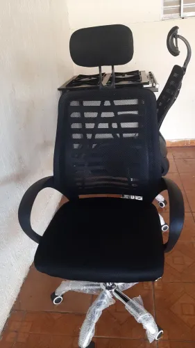 Cadeira giratória com regulagem