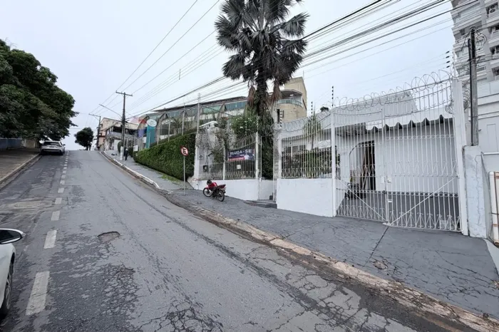 Aluguel: Amplo Imóvel Comercial no Bairro Quilombo | Ideal para Clínicas e Escritórios de