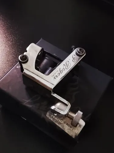 Máquina de tatuagem híbrida Paul Rogers Lauro Paolini, usada duas vezes