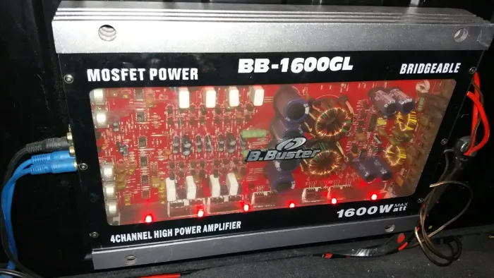 Potência automotiva Buster BB-1600W