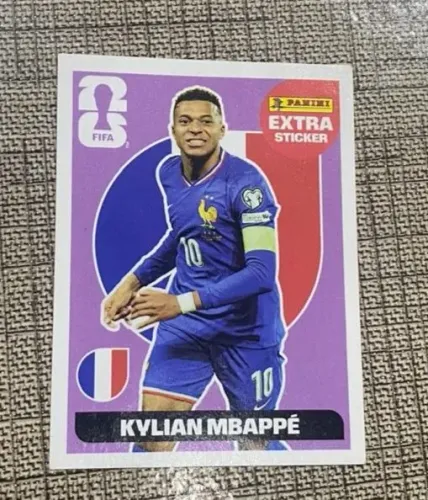 Vendo linda figurinha do Kylian Mbappé regular