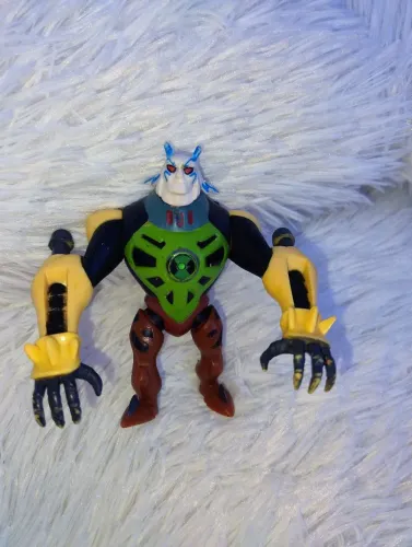 Boneco Ben 10 Aggregor Omniverse Alien Bandai