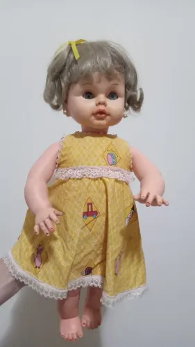 Boneca bem antiga 