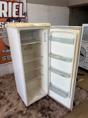 Geladeira Electrolux degelo seco ( entrego)