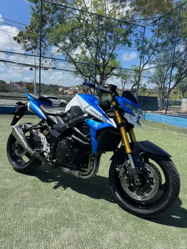 Suzuki GSR 750 2015/2016 | 4 Cilindros | Revisada na Suzuki