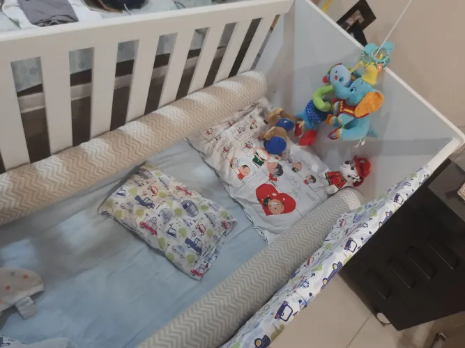 Berço Mini Cama Theo Abracadabra com colchão Ortobom com Pés Retrô- Branco
