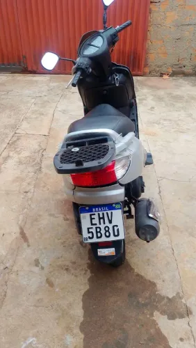 Vendo ou troco por outra moto