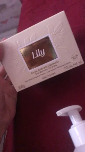 Creme lily