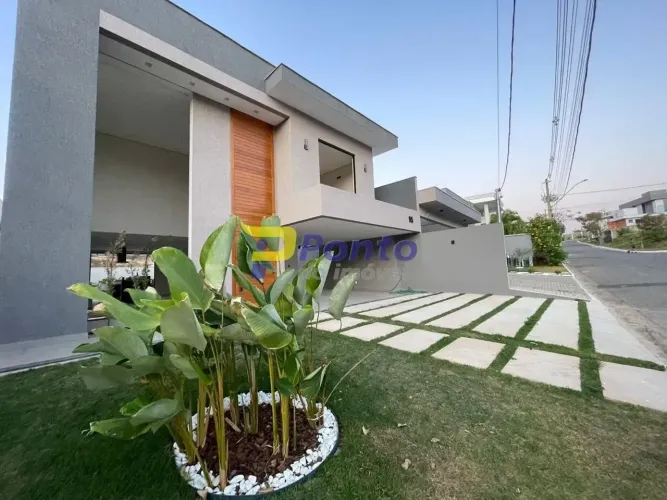 Casa a venda em Condomínio Golden Class