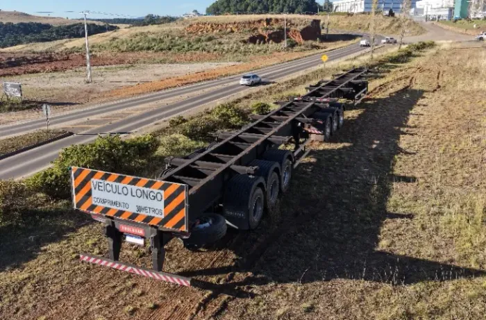 Bitrem Truckvan 9 eixos 2025 porta contêiner (vende separado)