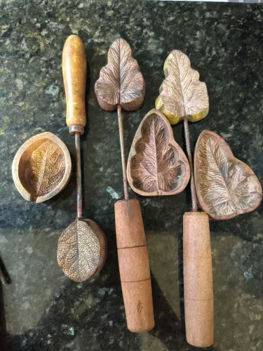 8 und de Frisador de tecido antigo em bronze, antiguidade raridade