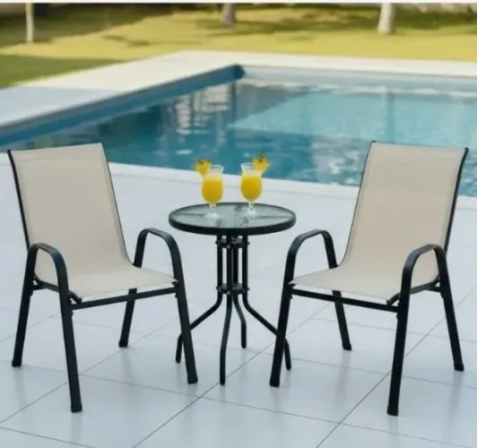 Vendo mesa e cadeiras para área externa 