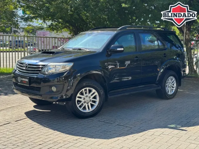 Toyota Hilux SW4 SRV D4-d 4X4 3.0 TDI Dies. AUT 2013