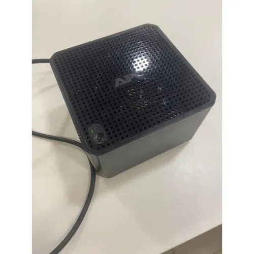 ESTABILIZADOR APC CUBIC 300VA bivolt Saída 115V