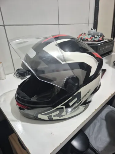 VENDO CAPACETE PRO TORK R8
