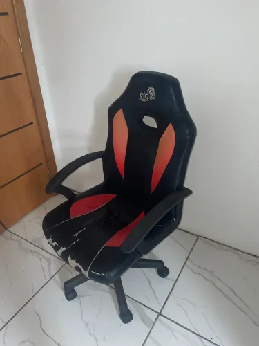 Cadeira Gamer ELG Vermelha - Perfeita para Jogos e Home Office