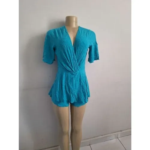 Macacão curto feminino