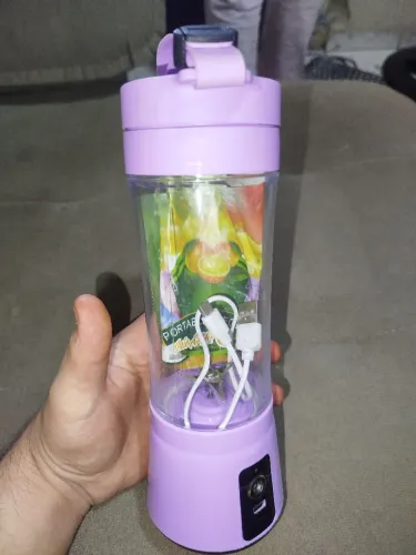 Mini liquidificador portátil