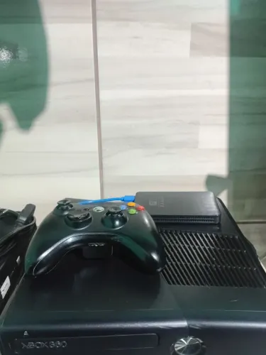 Xbox 360 slim desbloqueado com HD de 500gb