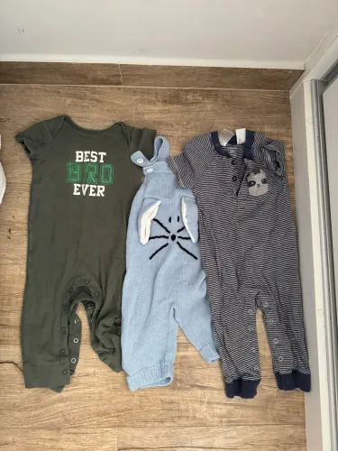 Lote/lotinho de bodies e macacão de bebê até 12 meses - importados e nacional