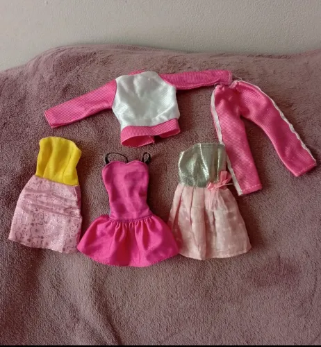 Roupinhas de Barbie 