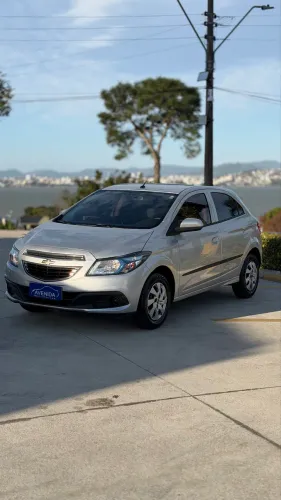 Chevrolet Onix Hatch LT 1.0 8V Flex Power Mec. 4P 2013