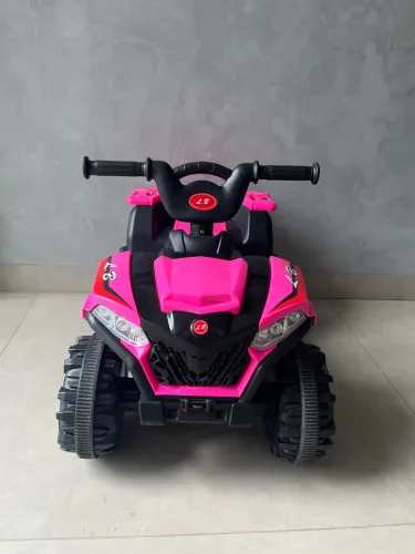 Quadriciclo elétrico infantil