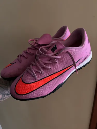 Nike Air Zoom Mercurial Vapor 16 Academy TF Rosa - Semi Nova - R$ 380
