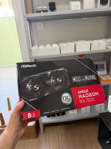Placa de vídeo AMD Radeon RX 7600 ASRock Challenger OC 8GB