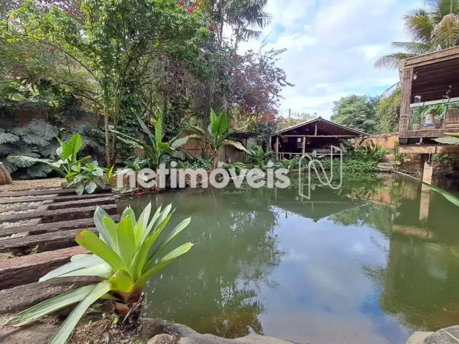 Oásis Particular à Venda: Propriedade com 3.000m²; e Riqueza Hídrica