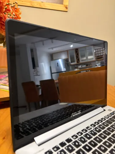 notebook Asus i5 seminovo
