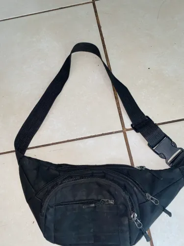 pochete/bag preta lisa ajustável 