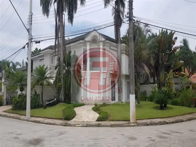 Linda Residência de Alto Padrão - Condomínio Fechado na Praia da Baleia - São Sebastião
