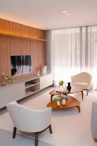 EXCELENTE APARTAMENTO COM 3 SUÍTES COM 183 M2 PRIVATIVOS NO HUGO LANGE!!!