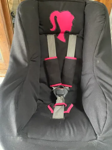 Vendo cadeira de carro de 0 a36kg com duas posições deitada e sentada 