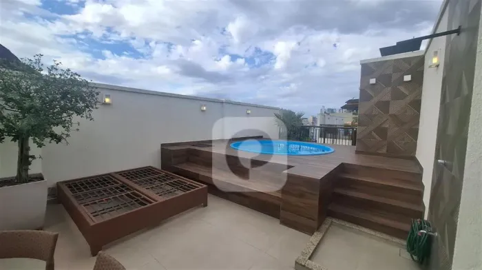 Cobertura Duplex 3 quartos com piscina em rua tranquila na Tijuca