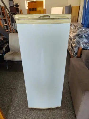 *? GELADEIRA ELETROLUX FUNCIONANDO PERFEITAMENTE COM 90 DIAS DE GARANTIA ENTREGO