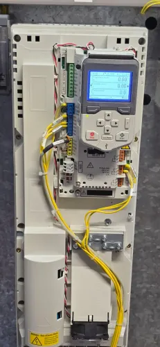 Montagem e parametrização de Inversores e Soft Starter