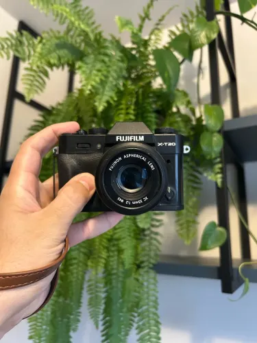 Câmera fujifilm x-t20 com lente 35mm F2